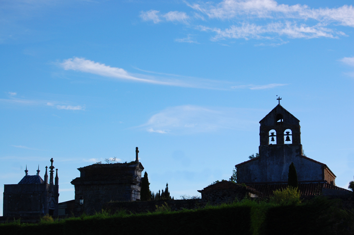 Campanario en la iglesia del pueblo